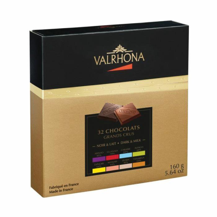carrés de chocolate negro y chocolate con leche por valrhona